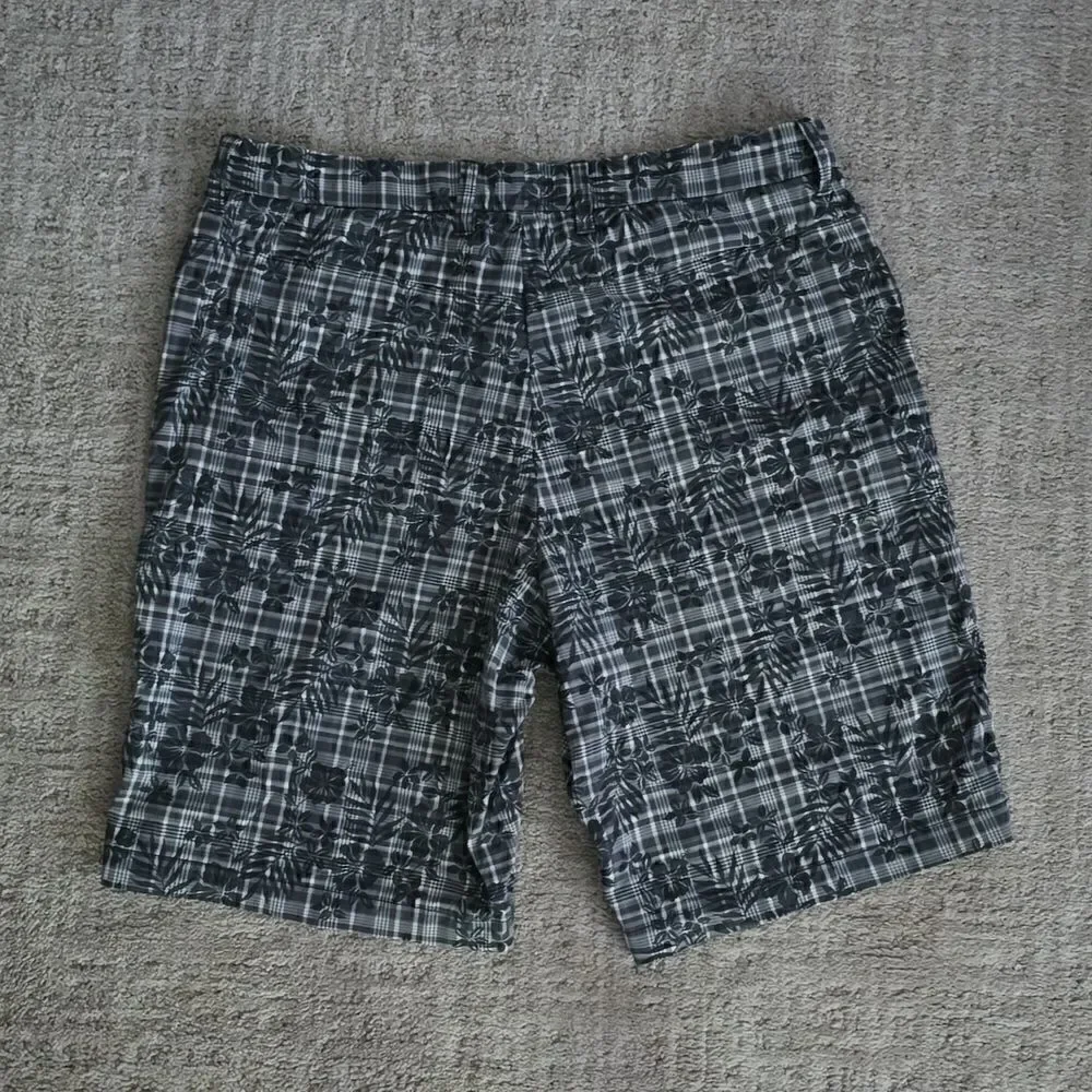 Tommy Bahama | Floral Shorts